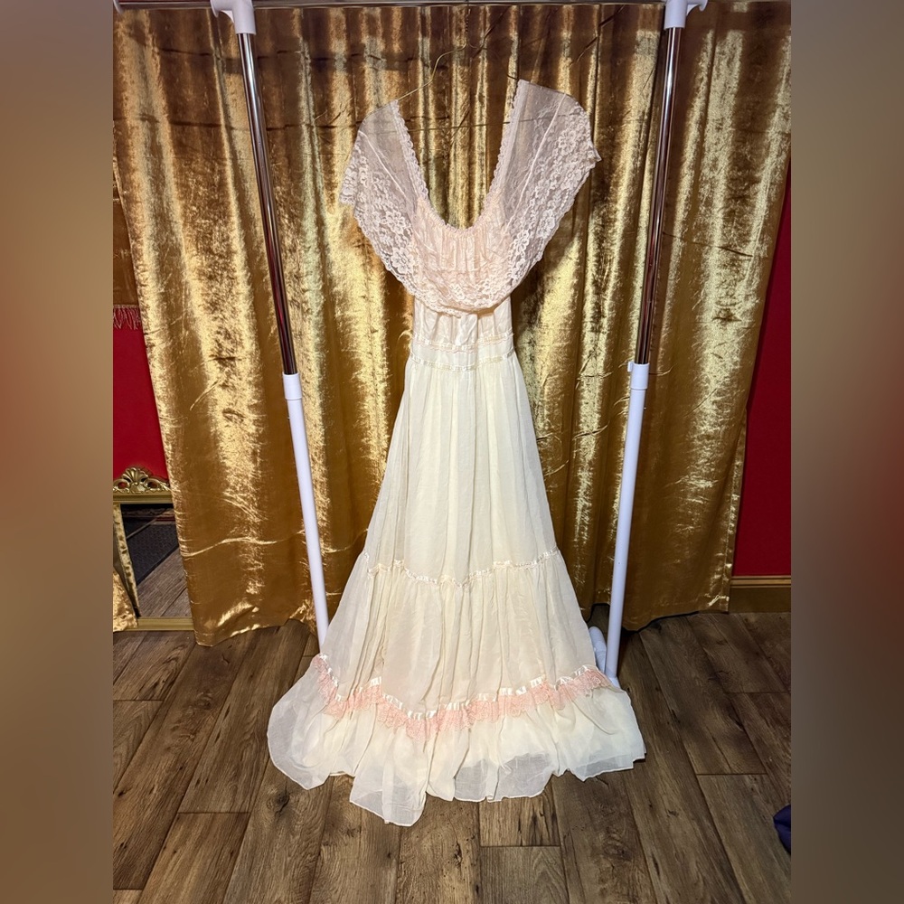 Gunne Sax pink lace prairie dress